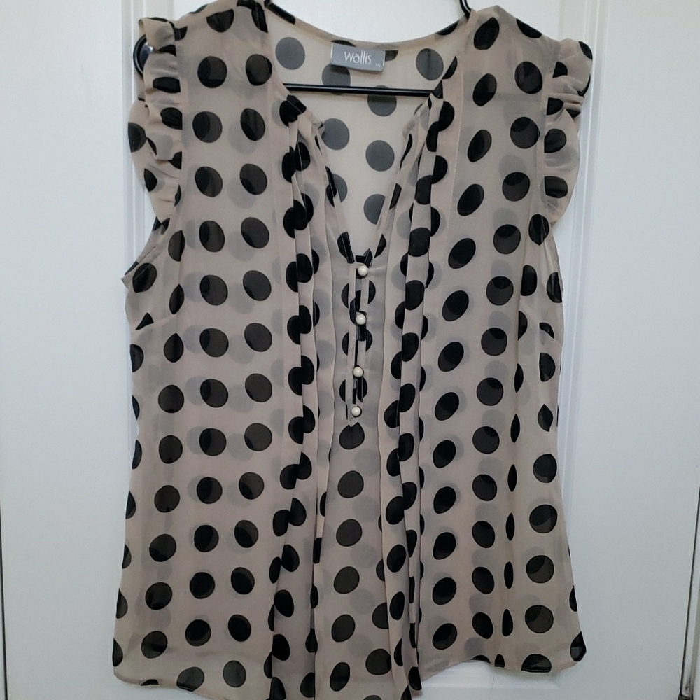Wallis Cream Sleeveless Ruffled Blouse